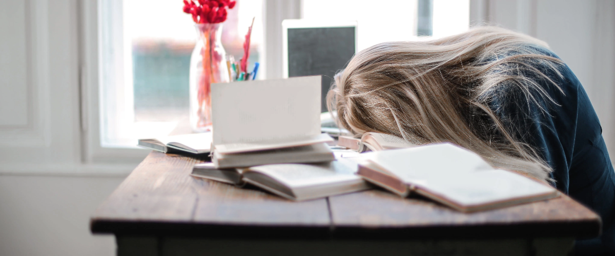 Vad är sambandet mellan stress och sömn?